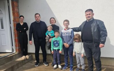 Вукелић посетио вишедетну крајишку породицу у Бачком Соколцу